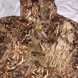 Men’s Under Armour camo hoodies. Size LG